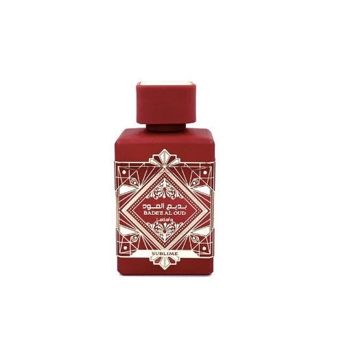 Perfume Lattafa Bade'e Al Oud Sublime 100ml frasco rojo vibrante con grabados dorados notas de manzana lichi y rosa en Misk Dor.